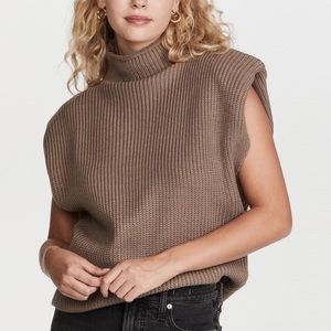 En Saison Sweater Pullover with Shoulder Pads